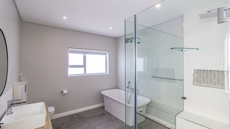 4 Bedroom Property for Sale in Pearl Bay Western Cape